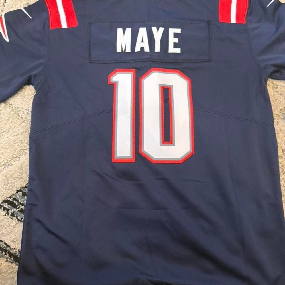 Nike navy New England Patriots jersey, Size L #NFL #gridiron Youth Large